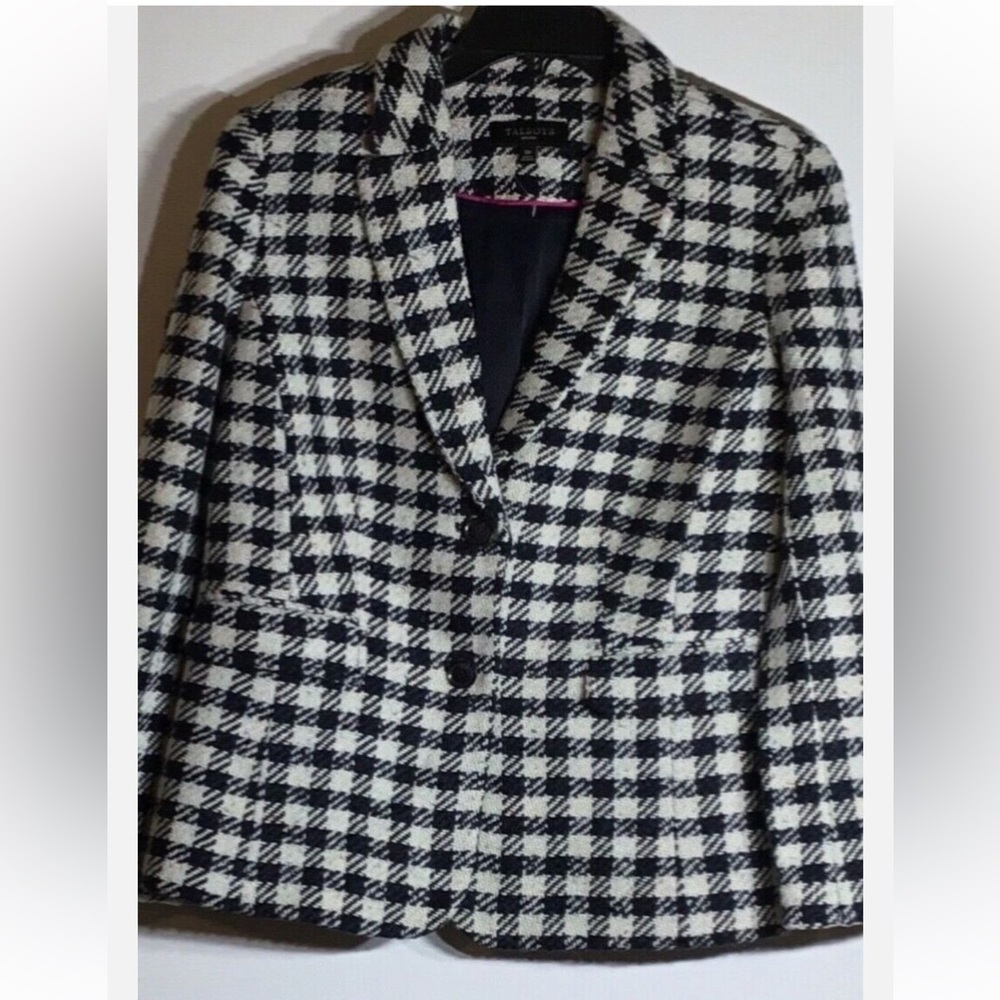 Talbots Black and White Houndstooth Blazer. With flecks Of Color Throughout.